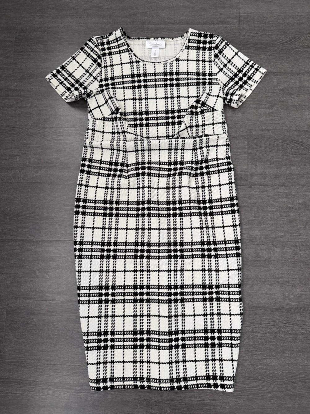 Short-Sleeve Black & White Plaid Maternity Dress